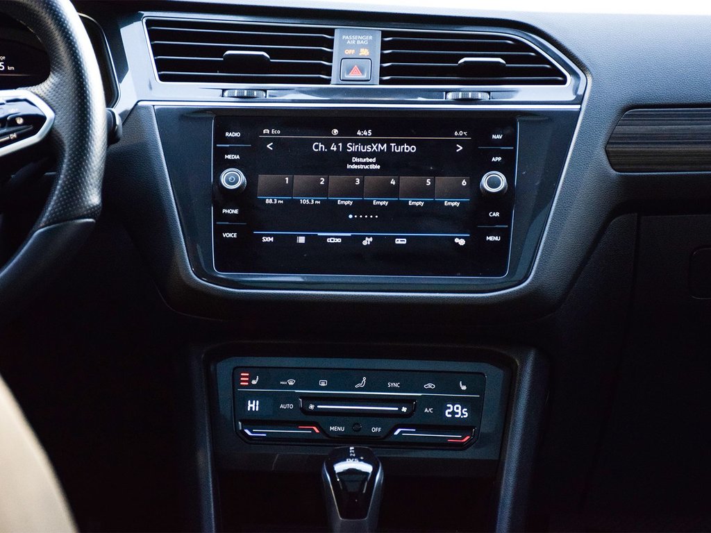 2022 Volkswagen Tiguan Highline R-Line in Mississauga, Ontario - 13 - w1024h768px