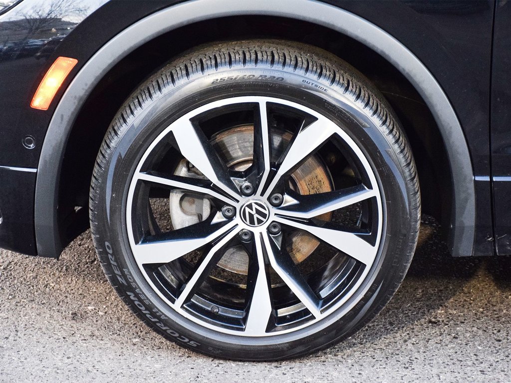 2022 Volkswagen Tiguan Highline R-Line in Mississauga, Ontario - 5 - w1024h768px