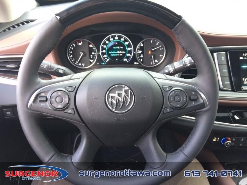 Surgenor Ottawa 2018 Buick Enclave Avenir R80245