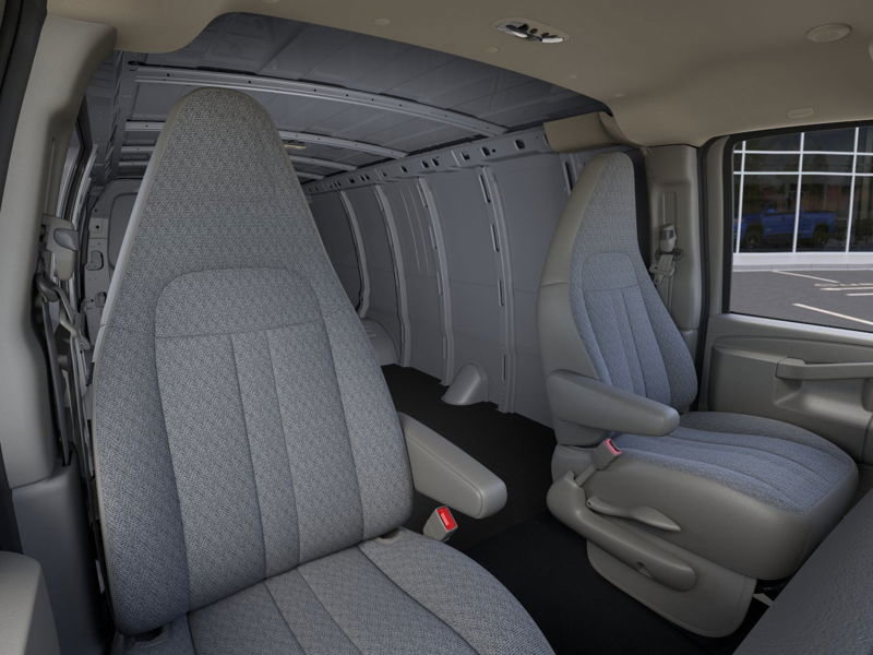 Chevrolet Express Cargo 2500 WT 155'' 2025 à Rivière-du-Loup, Québec - 6 - w1024h768px