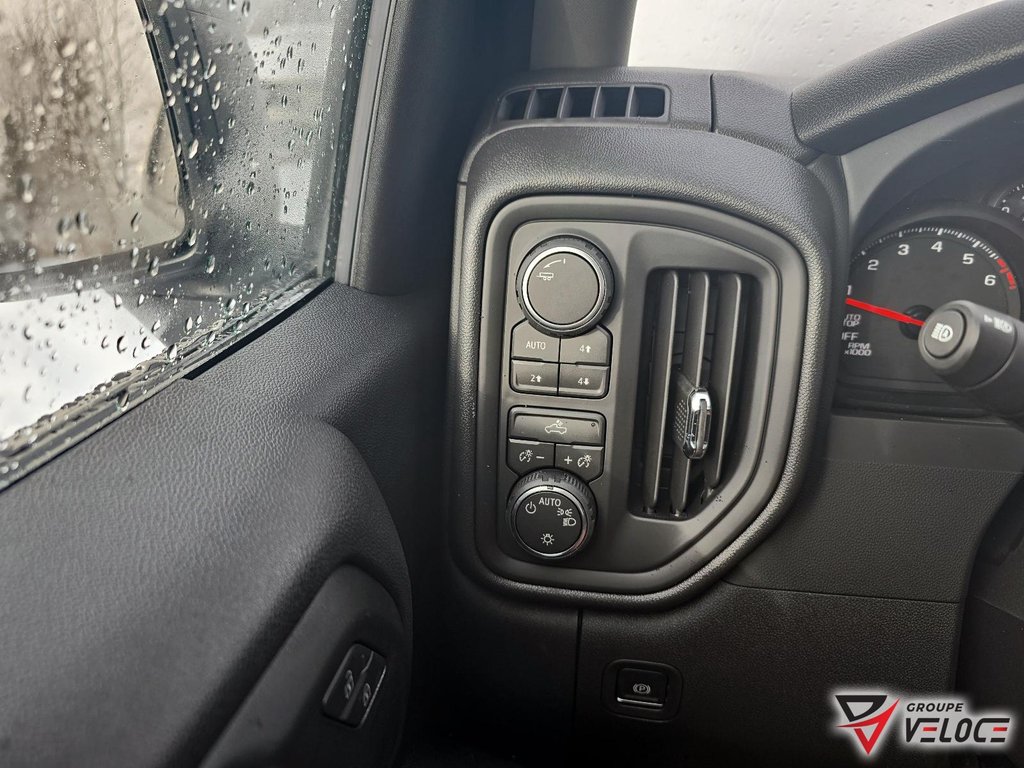2026 Chevrolet Silverado 1500 in Témiscouata-sur-le-Lac, Quebec - 15 - w1024h768px
