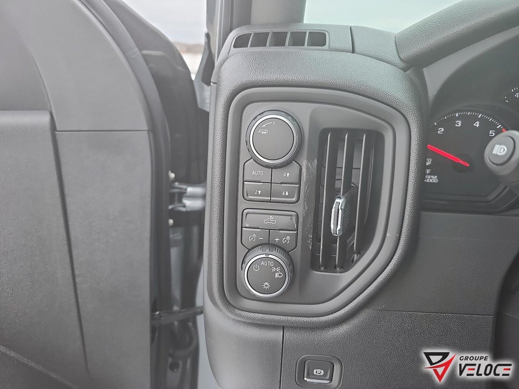 Chevrolet Silverado 1500  2026 à Témiscouata-sur-le-Lac, Québec - 15 - w1024h768px