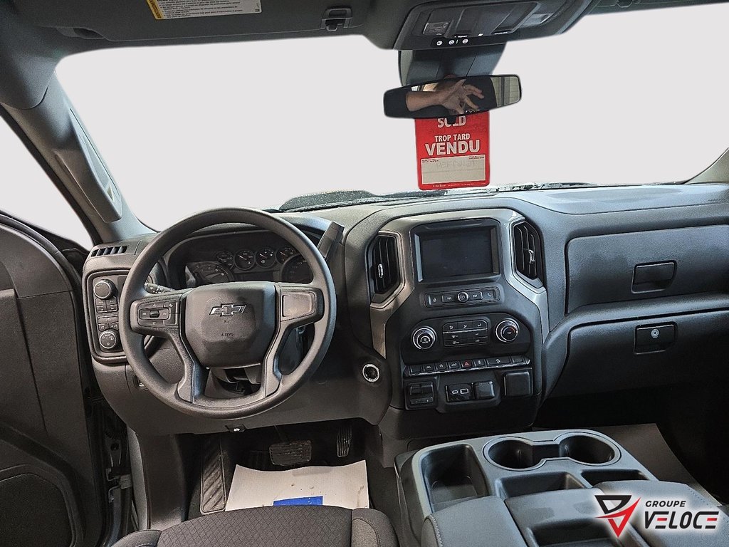 Chevrolet Silverado 1500 Custom Trail Boss 2026 à Rivière-du-Loup, Québec - 9 - w1024h768px