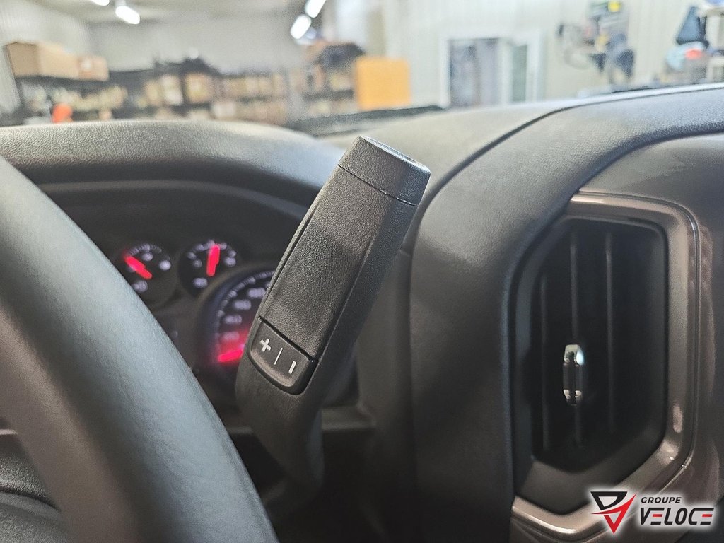 Chevrolet Silverado 1500 Custom Trail Boss 2026 à Rivière-du-Loup, Québec - 14 - w1024h768px