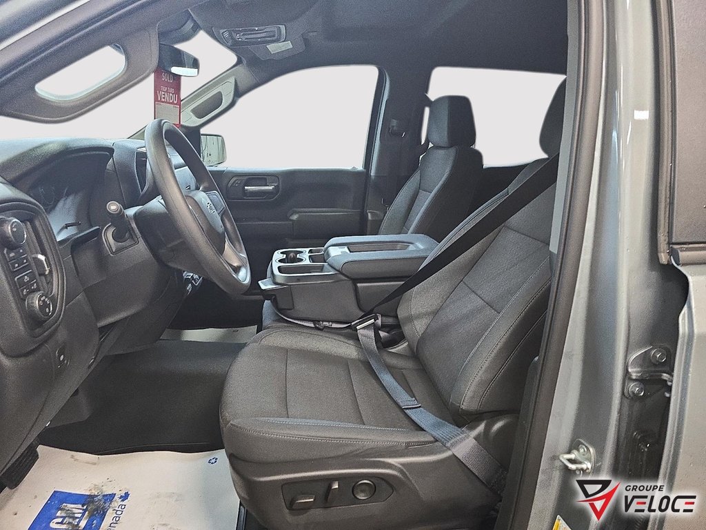 Chevrolet Silverado 1500 Custom Trail Boss 2026 à Rivière-du-Loup, Québec - 8 - w1024h768px