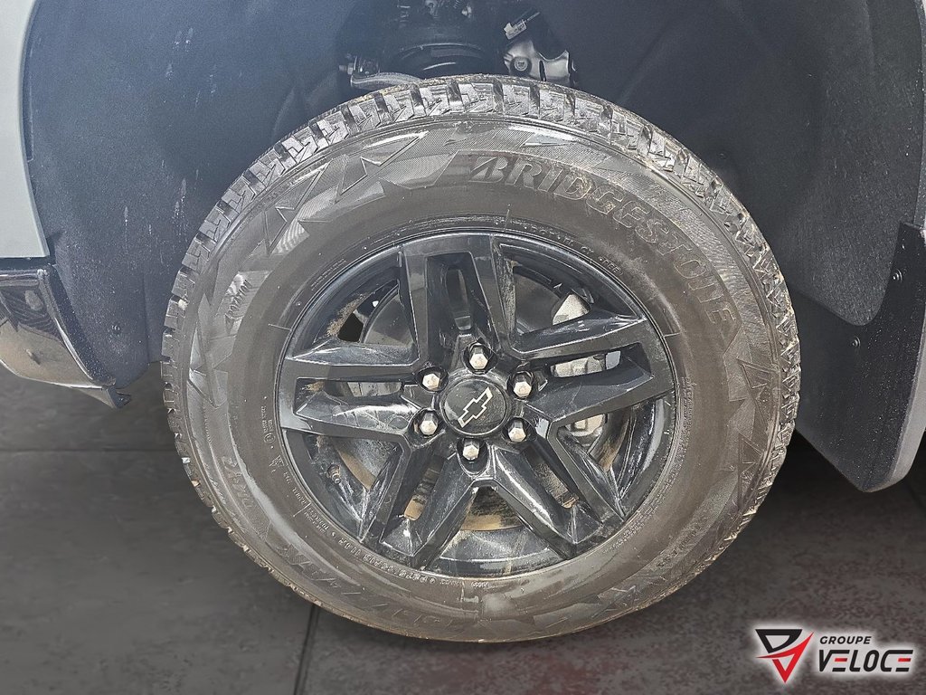 Chevrolet Silverado 1500 Custom Trail Boss 2026 à Rivière-du-Loup, Québec - 7 - w1024h768px