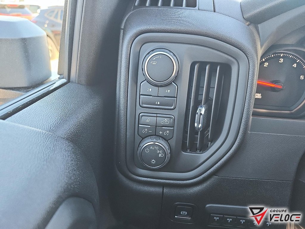 2026 Chevrolet Silverado 2500 HD in Témiscouata-sur-le-Lac, Quebec - 15 - w1024h768px