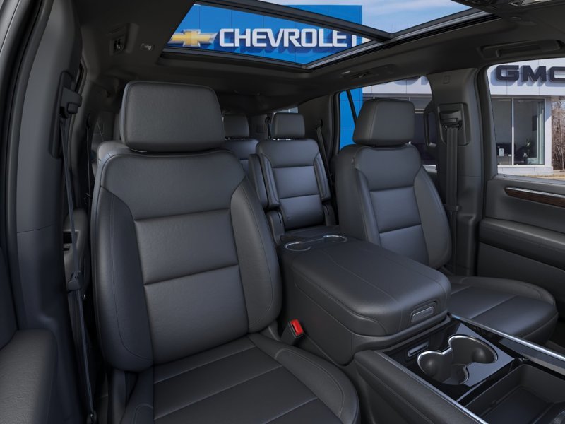 2027 Chevrolet Tahoe LT in Riviere-du-Loup, Quebec - 16 - w1024h768px