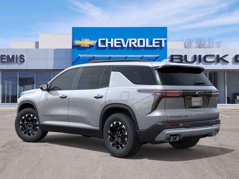 2027 Chevrolet Traverse Z71 in Riviere-du-Loup, Quebec - 3 - w1024h768px