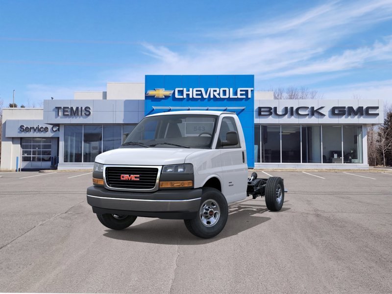 GMC Savana Cutaway 3500  2026 à Témiscouata-sur-le-Lac, Québec - 8 - w1024h768px