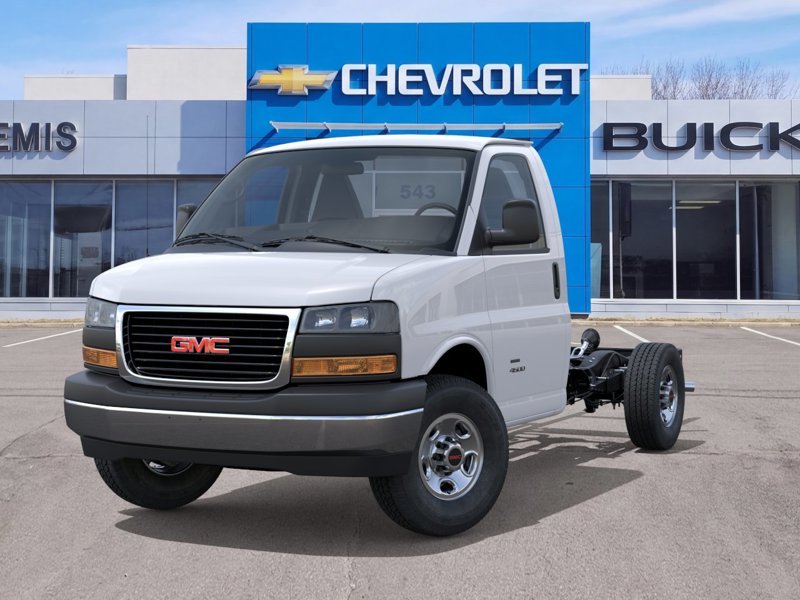 GMC Savana Cutaway 3500  2026 à Témiscouata-sur-le-Lac, Québec - 6 - w1024h768px