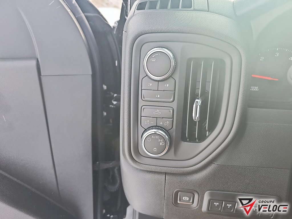 2026 GMC Sierra 2500 HD in Témiscouata-sur-le-Lac, Quebec - 15 - w1024h768px