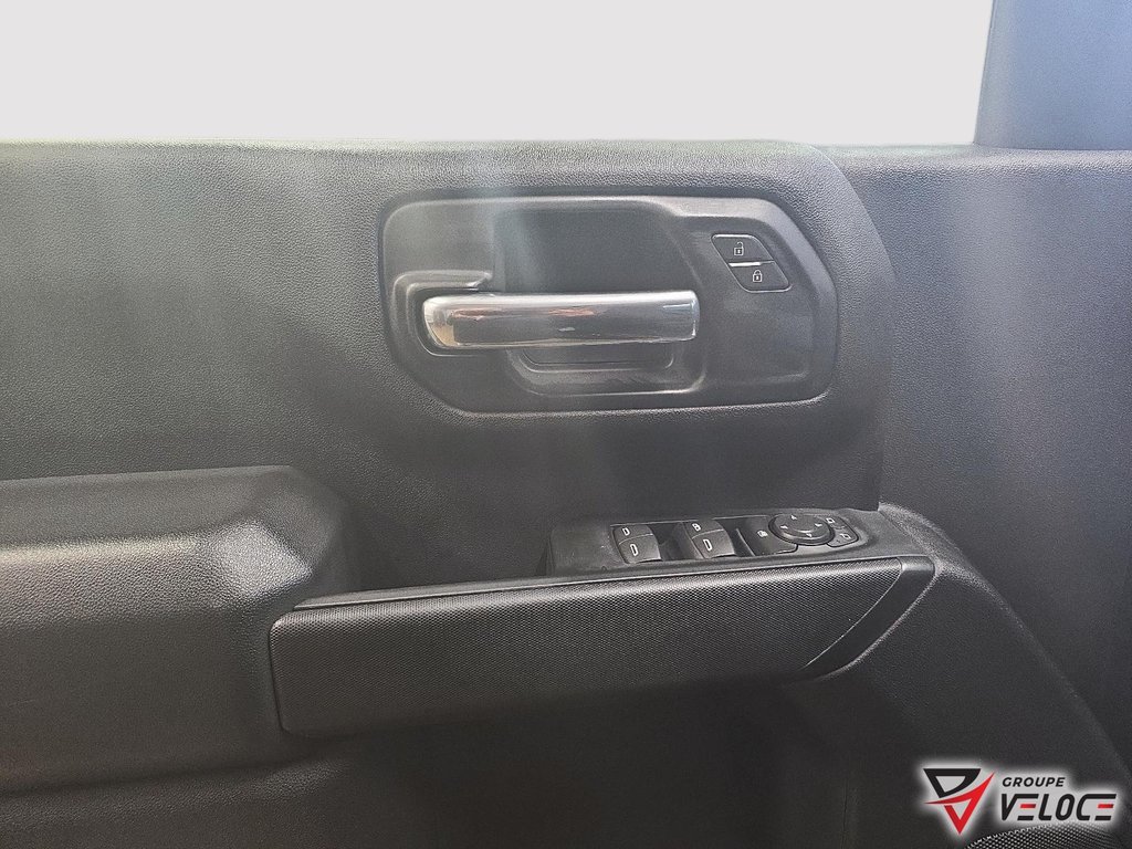 2026 GMC Sierra 2500 HD PRO in Riviere-du-Loup, Quebec - 10 - w1024h768px