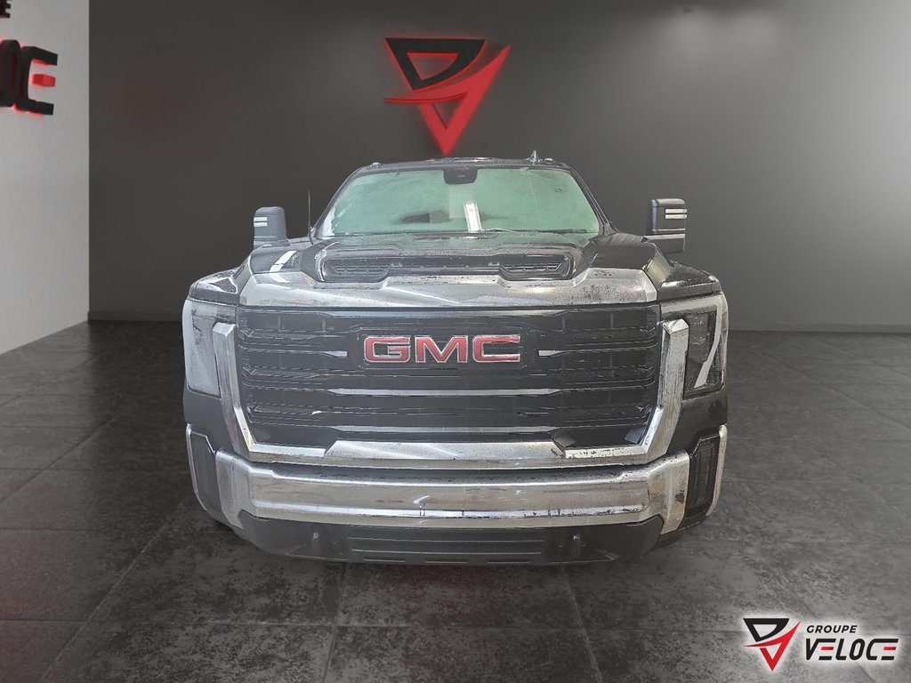 2026 GMC Sierra 2500 HD PRO in Riviere-du-Loup, Quebec - 2 - w1024h768px