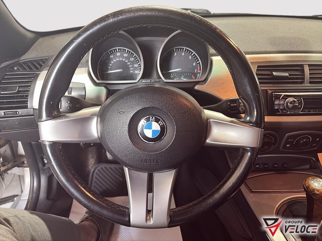 2003 BMW Z4 2.5i in Riviere-du-Loup, Quebec - 10 - w1024h768px
