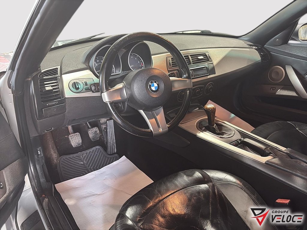 2003 BMW Z4 2.5i in Riviere-du-Loup, Quebec - 8 - w1024h768px