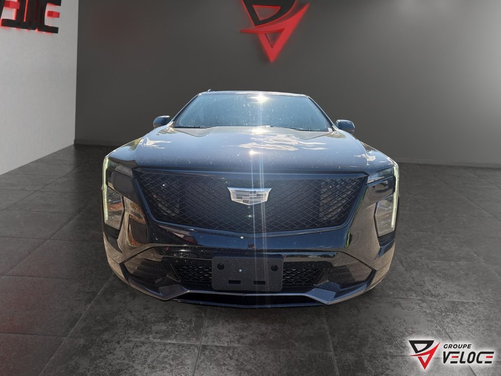 Cadillac XT4 AWD Sport *CUIR, TOIT, NAV, MAGS 20PO* 2024 à Rivière-du-Loup, Québec - 2 - w1024h768px