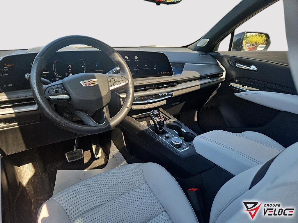 Cadillac XT4 AWD Sport *CUIR, TOIT, NAV, MAGS 20PO* 2024 à Rivière-du-Loup, Québec - 9 - w1024h768px