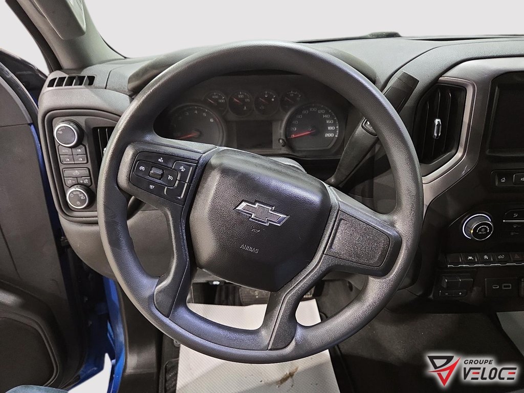 2023 Chevrolet Silverado 1500 Custom Trail Boss in Riviere-du-Loup, Quebec - 11 - w1024h768px