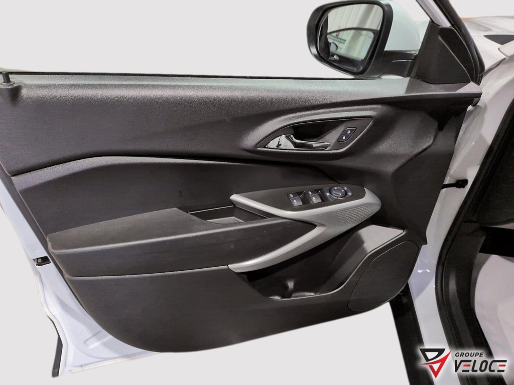 Chevrolet Trax LS** SIÈGE CHAUFFANT, CONNECTIVITÉ BLUETOOTH** 2025 à Rivière-du-Loup, Québec - 10 - w1024h768px