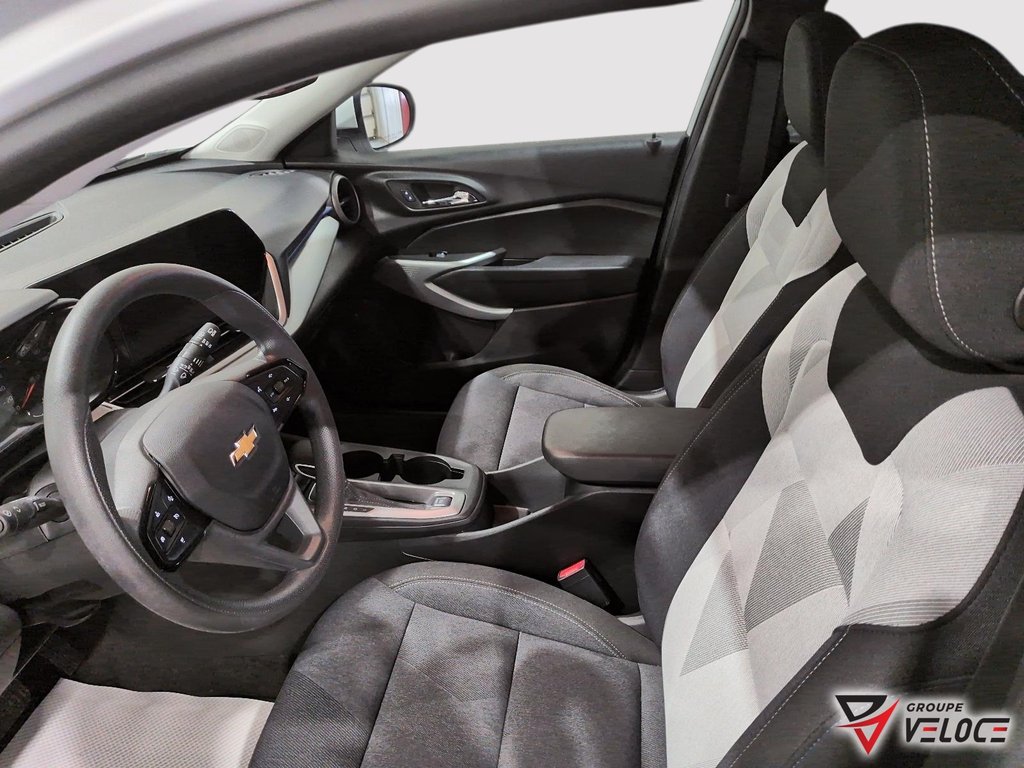 Chevrolet Trax LS** SIÈGE CHAUFFANT, CONNECTIVITÉ BLUETOOTH** 2025 à Rivière-du-Loup, Québec - 9 - w1024h768px