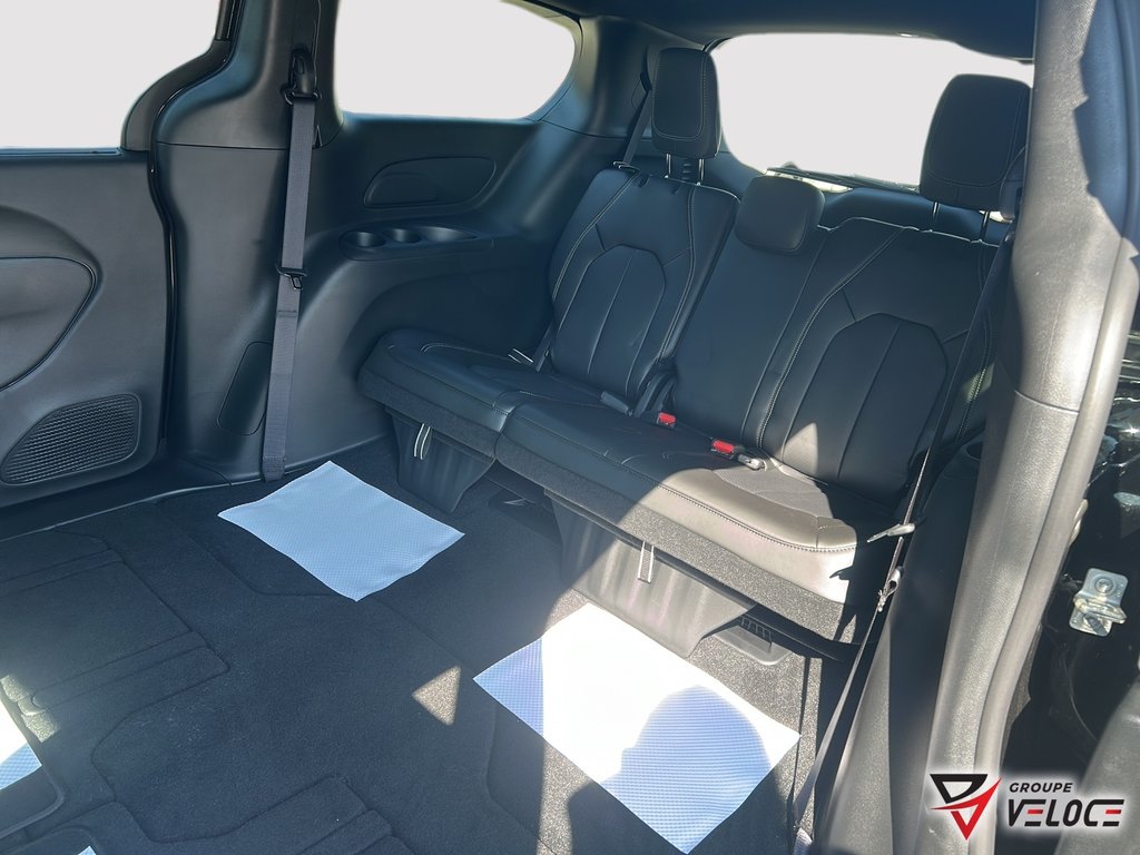 2025 Chrysler Grand Caravan SXT in Riviere-du-Loup, Quebec - 7 - w1024h768px