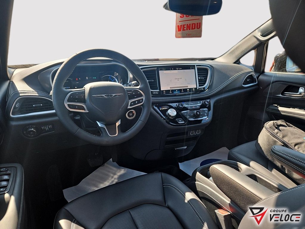 Chrysler Pacifica Hybrid SELECT 2025 à Rivière-du-Loup, Québec - 9 - w1024h768px