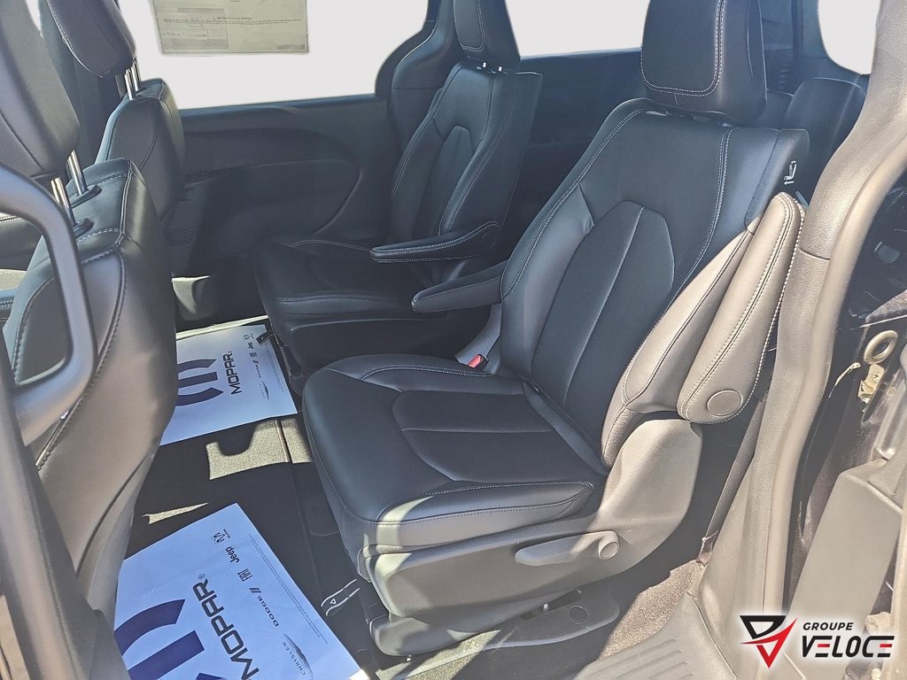 Chrysler Pacifica Hybrid SELECT 2025 à Rivière-du-Loup, Québec - 10 - w1024h768px
