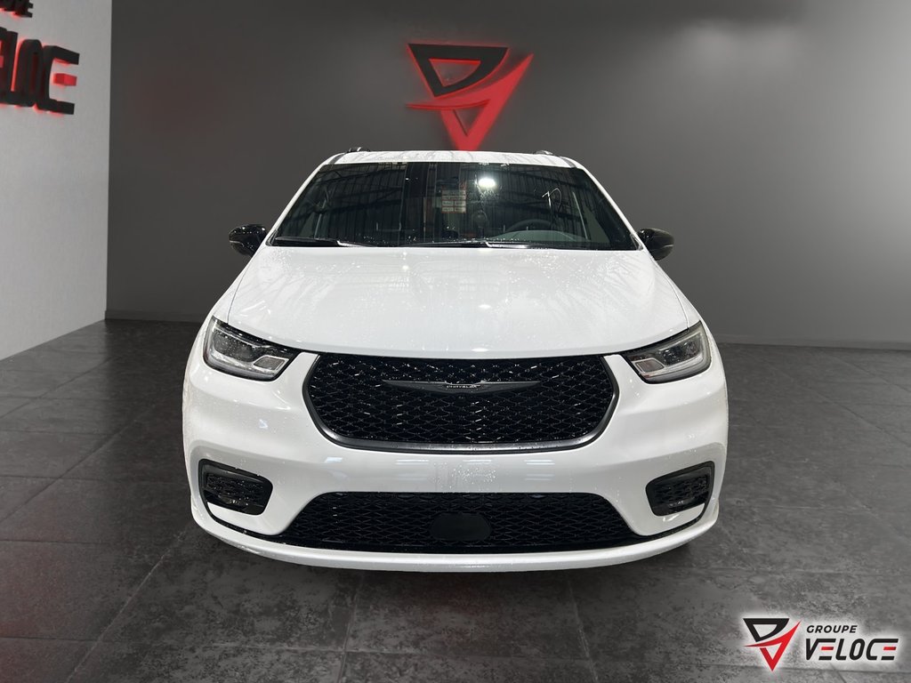 2026 Chrysler Pacifica SELECT AWD in Riviere-du-Loup, Quebec - 2 - w1024h768px