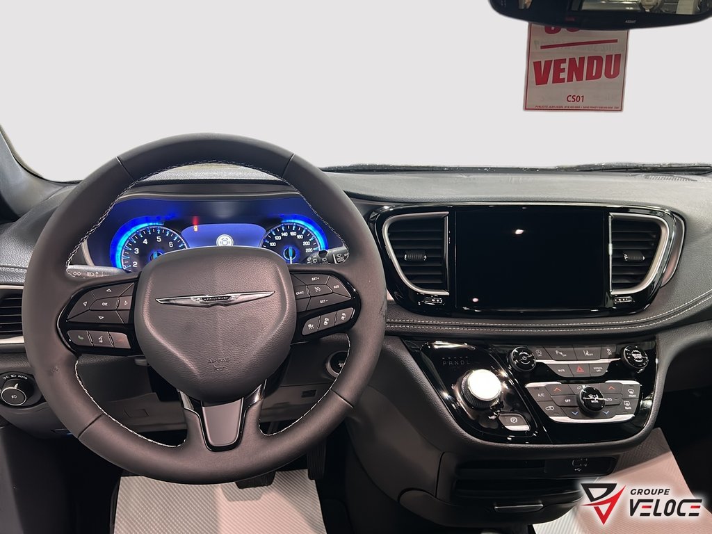 2026 Chrysler Pacifica SELECT AWD in Riviere-du-Loup, Quebec - 11 - w1024h768px