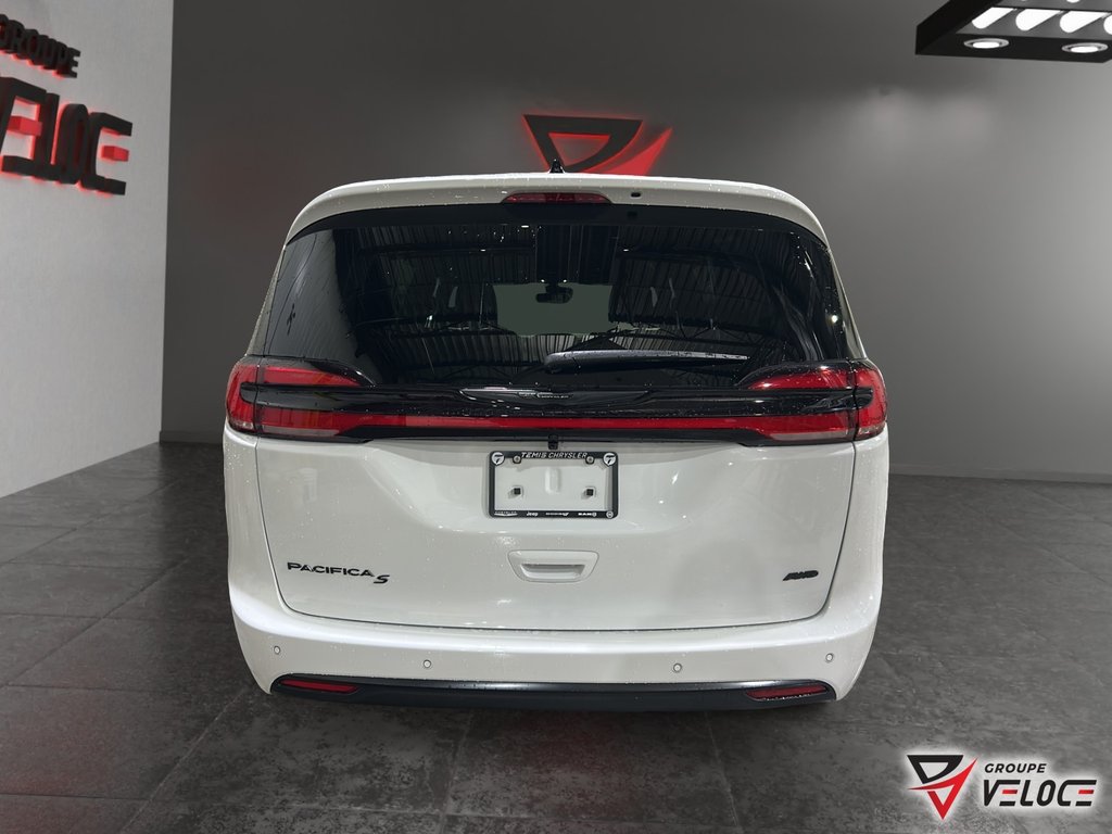 2026 Chrysler Pacifica SELECT AWD in Riviere-du-Loup, Quebec - 3 - w1024h768px