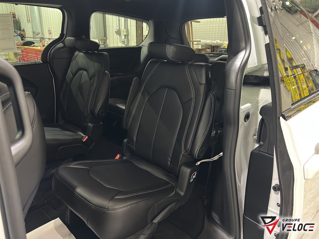 2026 Chrysler Pacifica SELECT AWD in Riviere-du-Loup, Quebec - 8 - w1024h768px