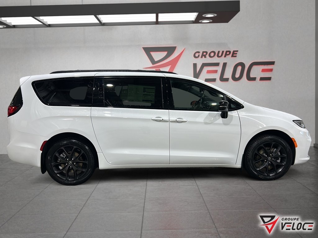 2026 Chrysler Pacifica SELECT AWD in Riviere-du-Loup, Quebec - 5 - w1024h768px