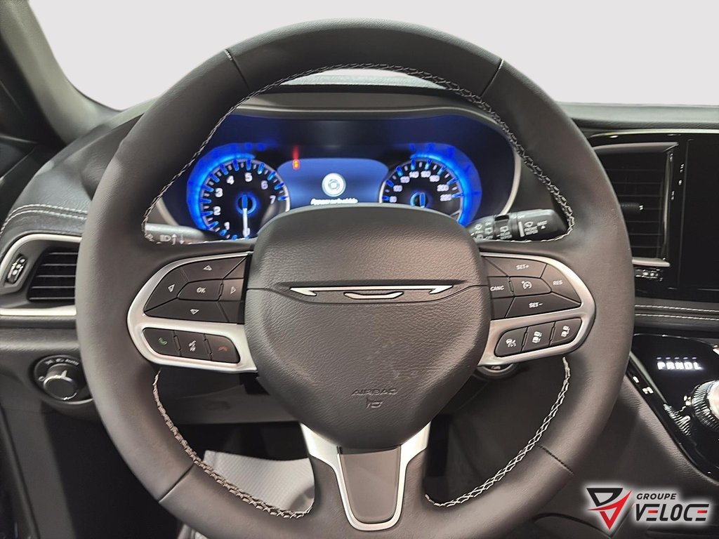 Chrysler Pacifica SELECT 2027 à Rivière-du-Loup, Québec - 11 - w1024h768px