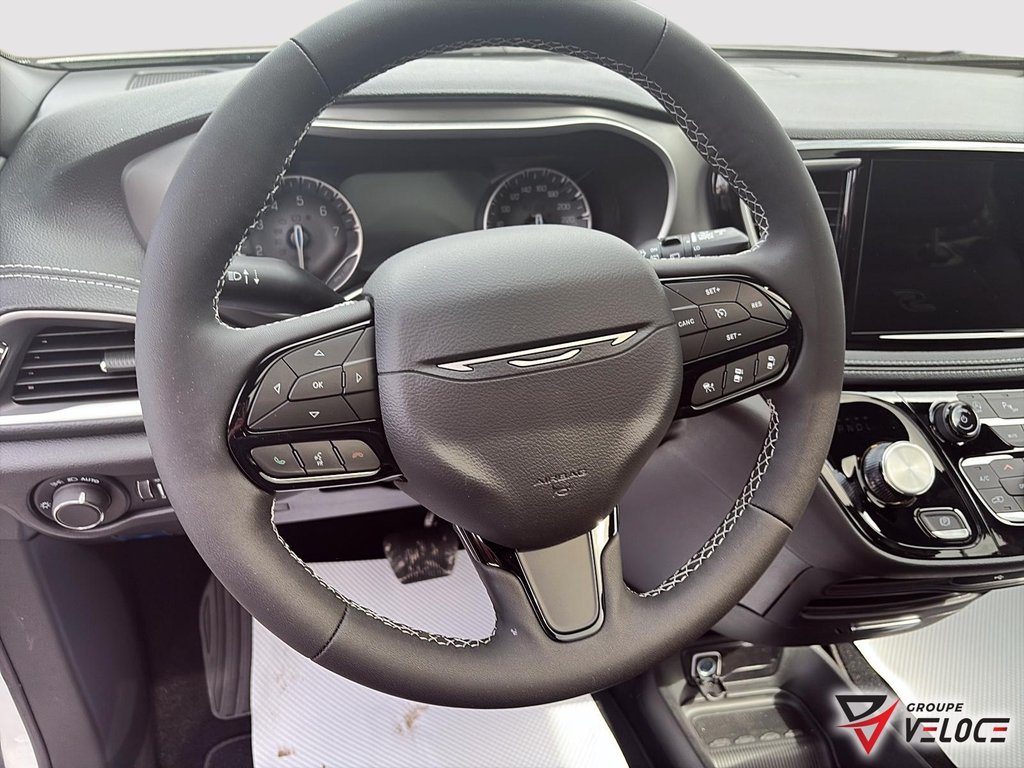Chrysler Pacifica SELECT AWD 2027 à Rivière-du-Loup, Québec - 11 - w1024h768px