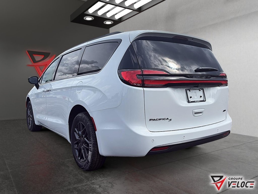 Chrysler Pacifica SELECT AWD 2027 à Rivière-du-Loup, Québec - 4 - w1024h768px