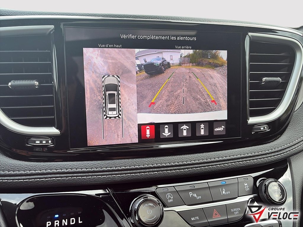 Chrysler Pacifica SELECT AWD 2027 à Rivière-du-Loup, Québec - 16 - w1024h768px