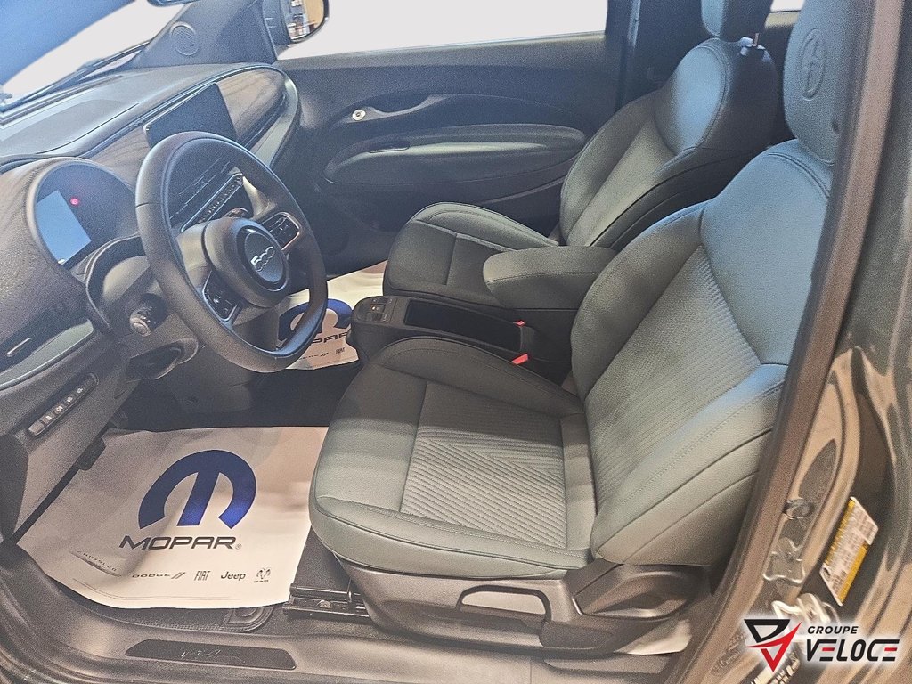 Fiat 500e GIORGIO ARMANI 2025 à Rivière-du-Loup, Québec - 7 - w1024h768px