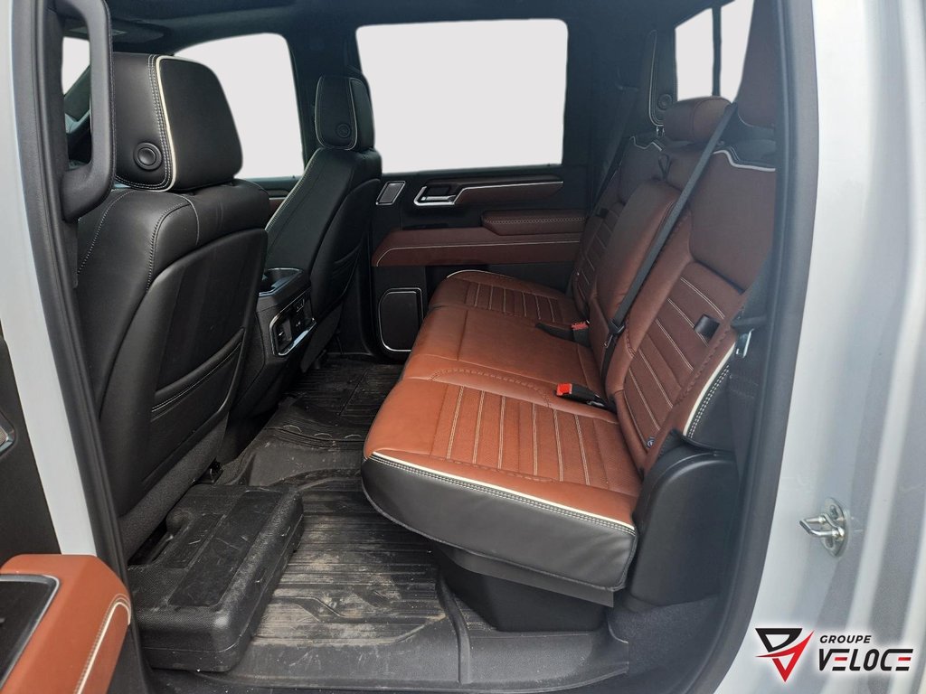 GMC Sierra 2500HD Denali Ultimate *BOITE 8 PIEDS, DIESEL* 2025 à Rivière-du-Loup, Québec - 10 - w1024h768px