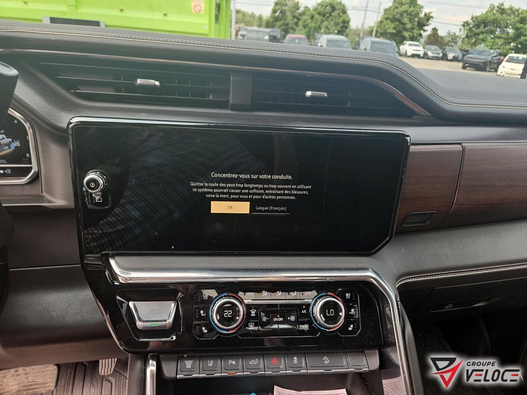 GMC Sierra 2500HD Denali Ultimate *BOITE 8 PIEDS, DIESEL* 2025 à Rivière-du-Loup, Québec - 15 - w1024h768px