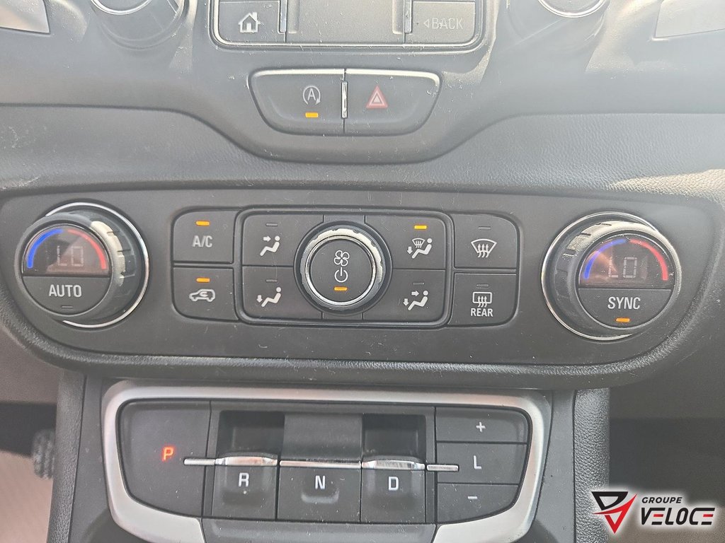2022 GMC Terrain SLE *AWD, SIEGES CHAUFFANTS* in Riviere-du-Loup, Quebec - 16 - w1024h768px