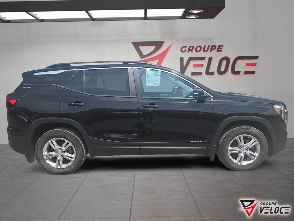 2022 GMC Terrain SLE *AWD, SIEGES CHAUFFANTS* in Riviere-du-Loup, Quebec - 4 - w1024h768px