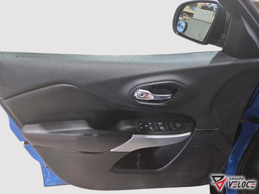 Jeep Cherokee Trailhawk *V6. CUIR, TOUT ÉQUIPÉ* 2018 à Rivière-du-Loup, Québec - 10 - w1024h768px