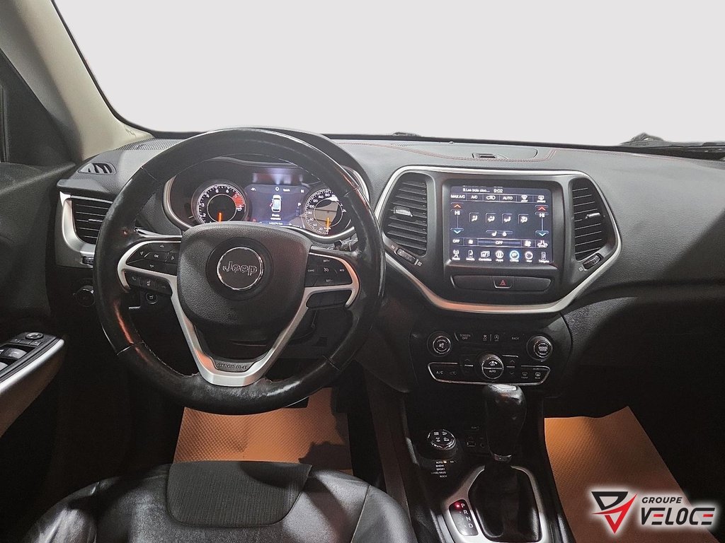 Jeep Cherokee Trailhawk *V6. CUIR, TOUT ÉQUIPÉ* 2018 à Rivière-du-Loup, Québec - 9 - w1024h768px
