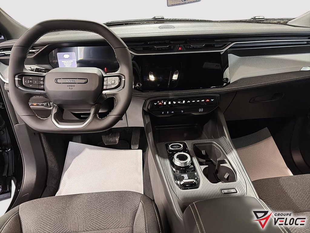 Jeep Cherokee LAREDO 2026 à Rivière-du-Loup, Québec - 9 - w1024h768px