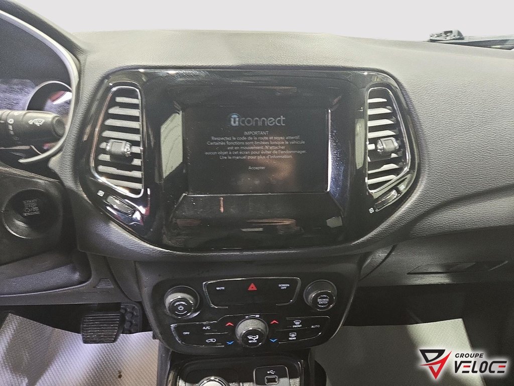 2018 Jeep Compass Altitude**HAYON ELECTRIQUE** in Riviere-du-Loup, Quebec - 13 - w1024h768px