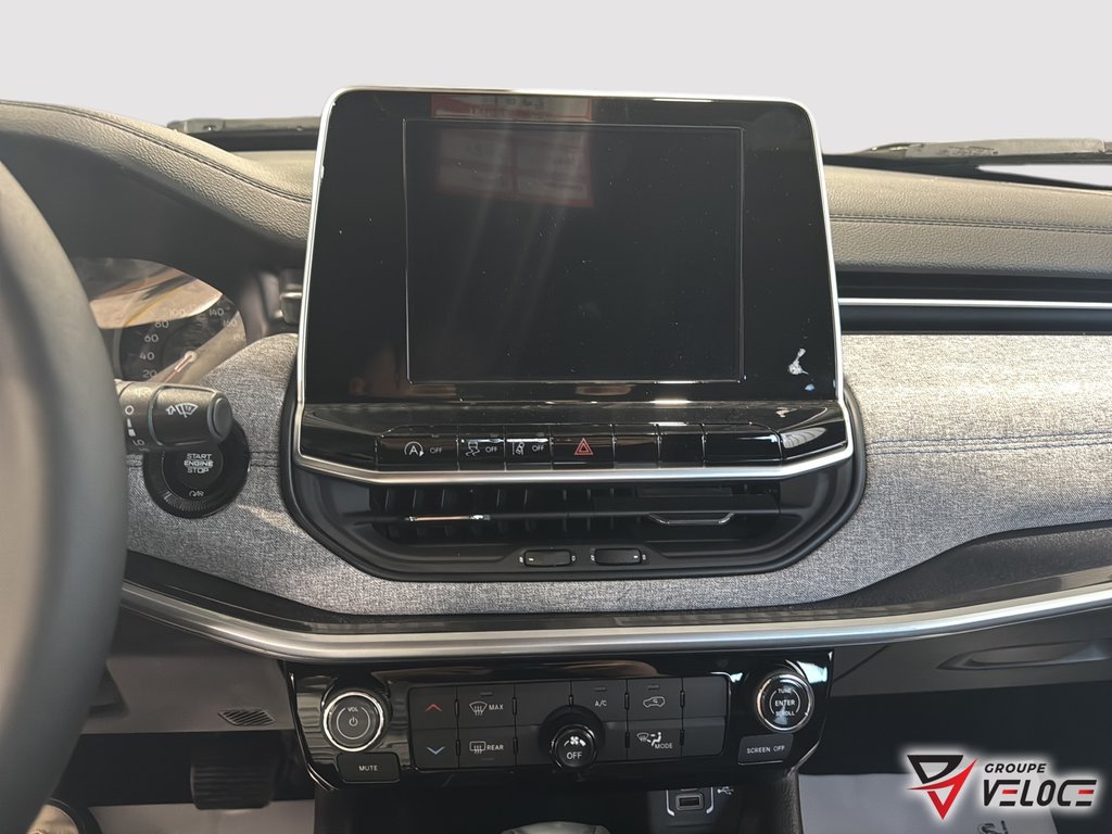 2025 Jeep Compass NORTH in Riviere-du-Loup, Quebec - 7 - w1024h768px