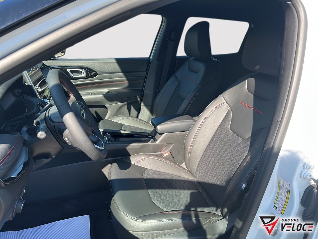 2025 Jeep Compass TRAILHAWK in Riviere-du-Loup, Quebec - 8 - w1024h768px