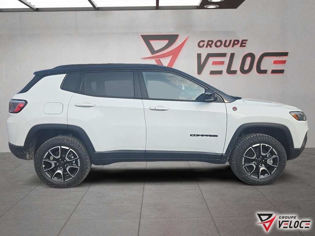 2025 Jeep Compass TRAILHAWK in Riviere-du-Loup, Quebec - 4 - w1024h768px