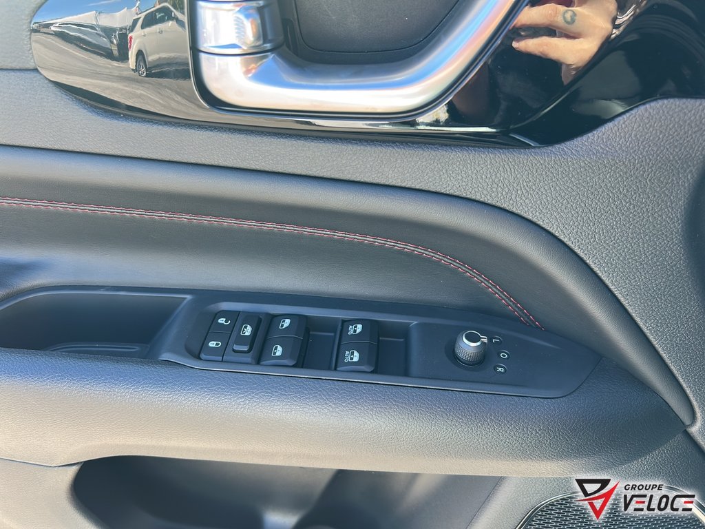2025 Jeep Compass TRAILHAWK in Riviere-du-Loup, Quebec - 10 - w1024h768px